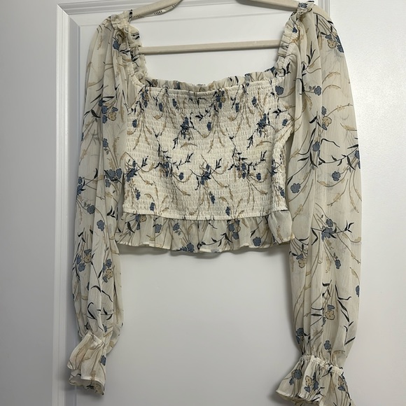 Floral Smocked top - Picture 1 of 7